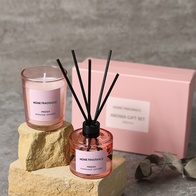 Home Fragrance Reed Diffuser - Zestaw prezentowy: dyfuzor zapachowy i świeca